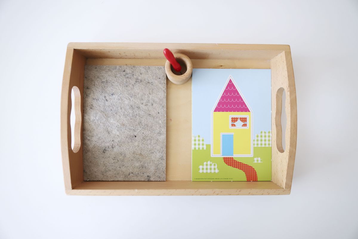 Estantería de arte Montessori: 20 bandejas de manualidades